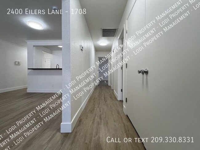 Building Photo - 2400 Eilers Ln
