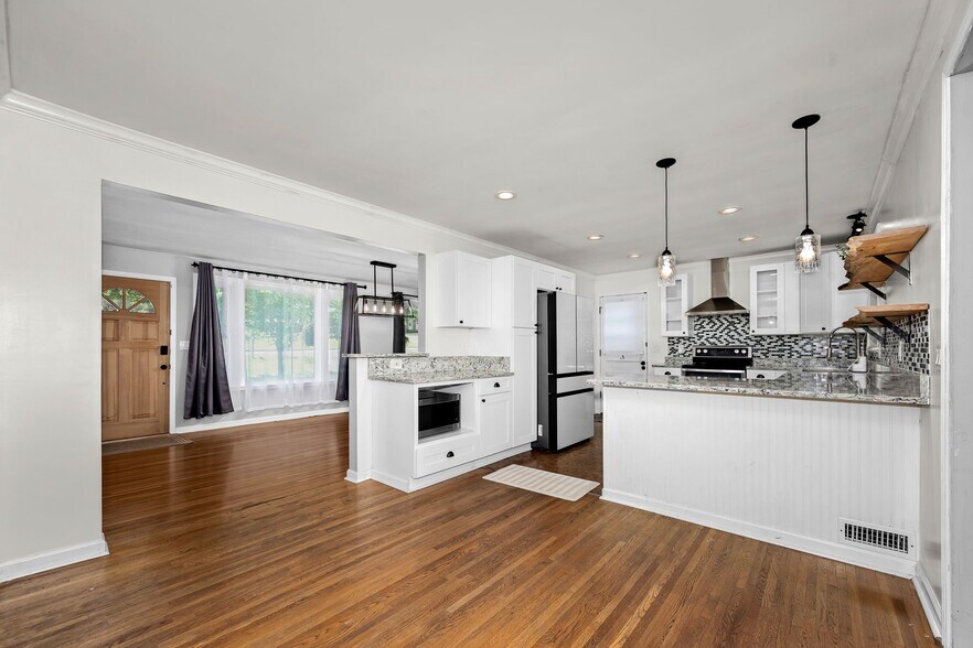 Building Photo - 4812 E Longdale Dr
