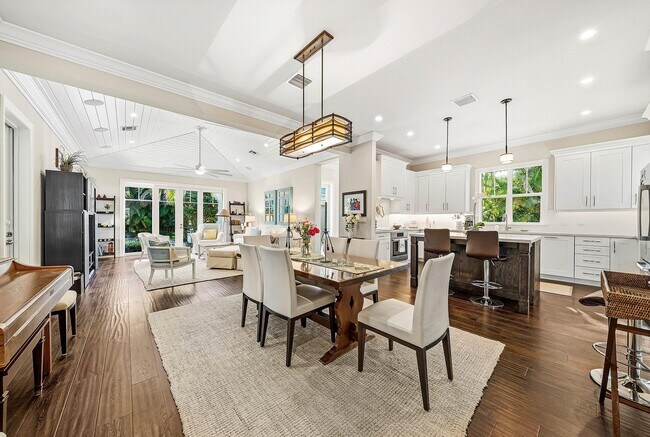 Building Photo - 120 Grove Way