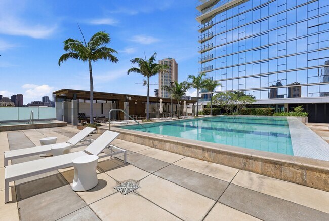 Building Photo - 888 Kapiolani Blvd