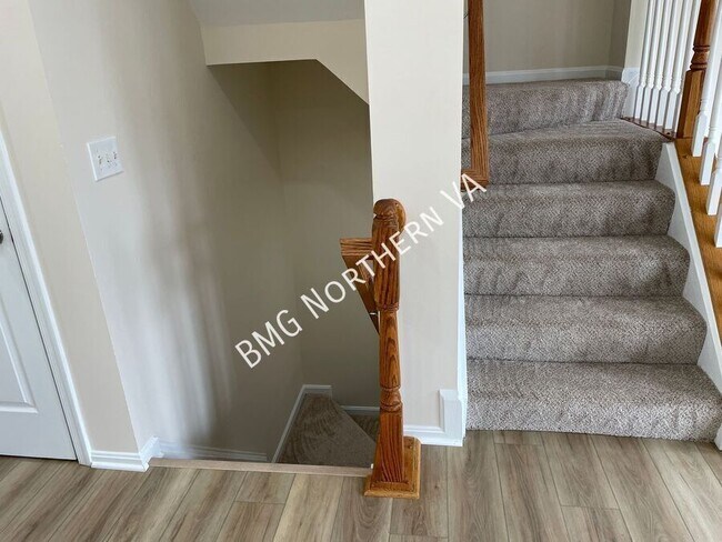 Building Photo - 22525 Maison Carree Square