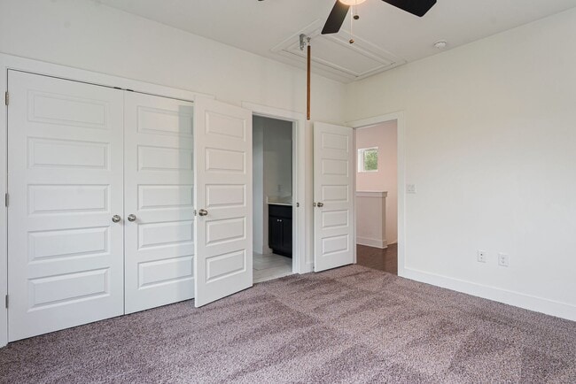 Building Photo - Beautiful 2 bedroom, 1.5 bathroom home in East Austin!!!