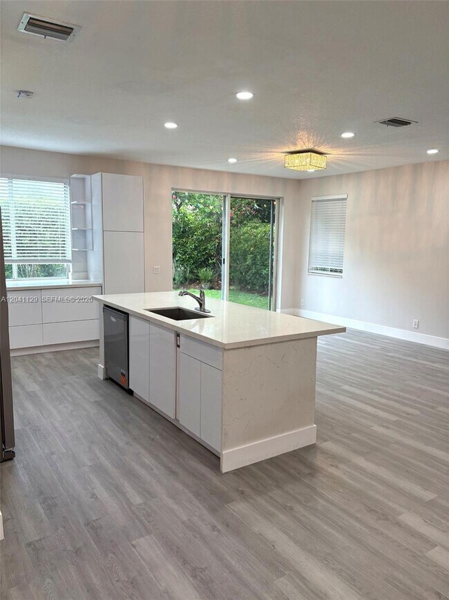 Building Photo - 1528 Salerno Cir