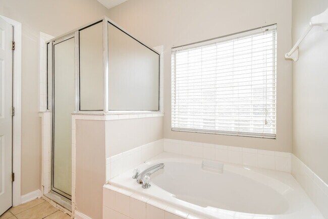 Building Photo - 9286 Hawkeye Dr