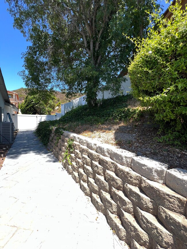 Building Photo - 11449 Almazon St