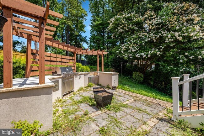 Building Photo - 8995 Parliament Dr