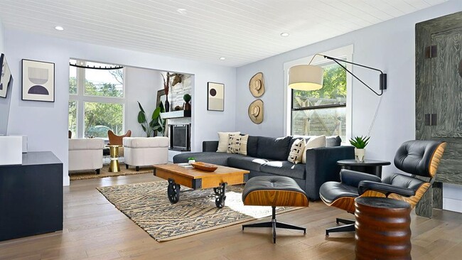 Building Photo - 304 Eagle Lookout Dr