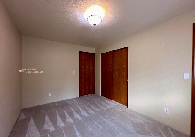 Building Photo - 31080 State Rte 20