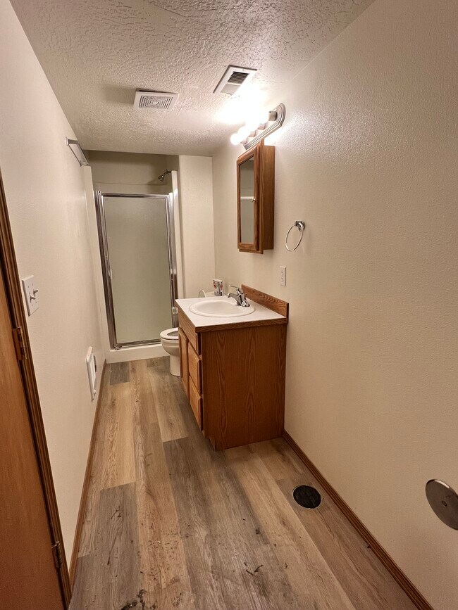 Building Photo - 1625 E Coeur D Alene Ave