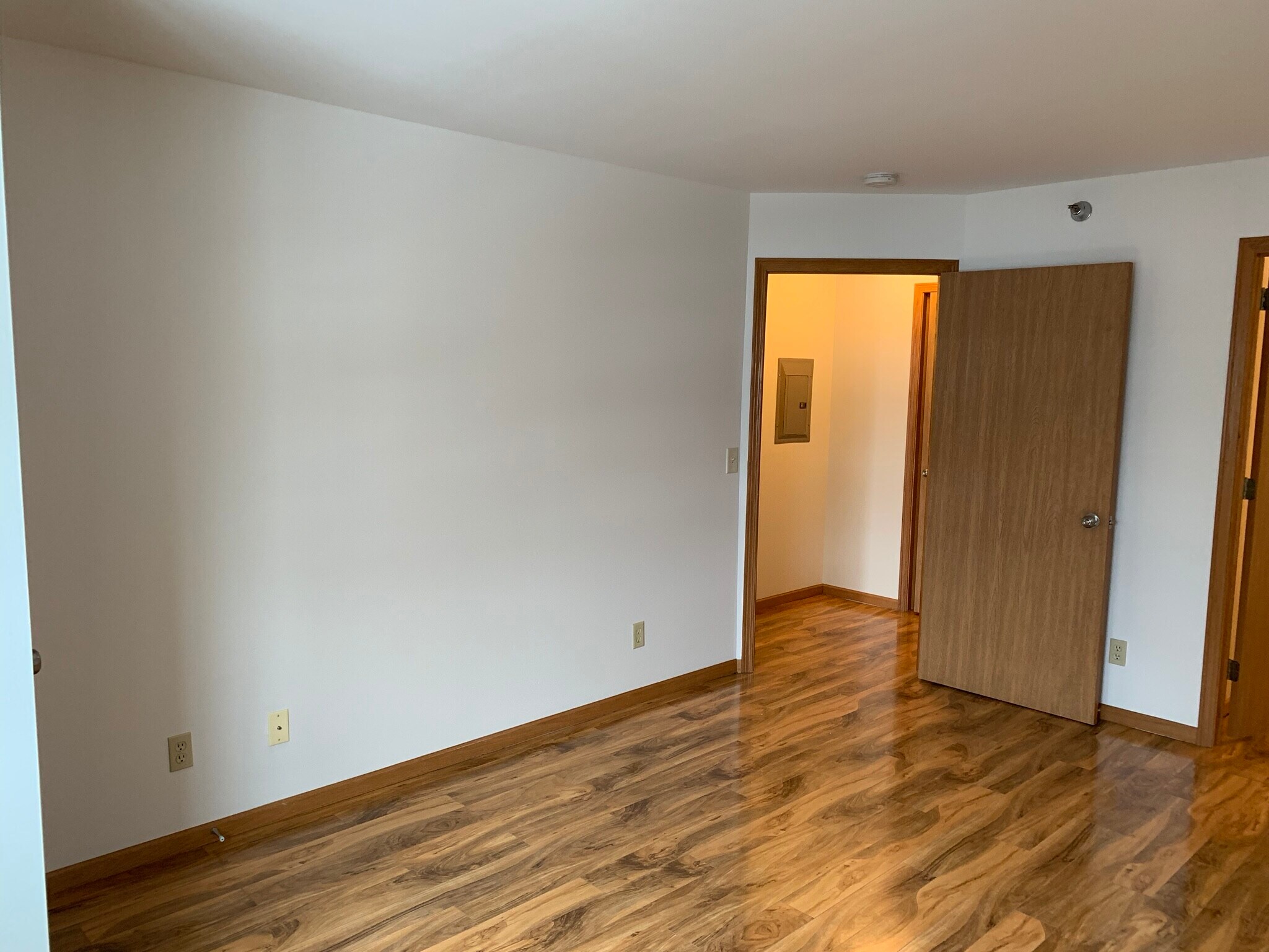 Building Photo - 1822 Deerhaven Ln NE