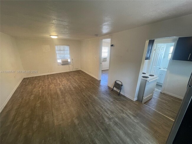 Building Photo - 5738 Garfield St