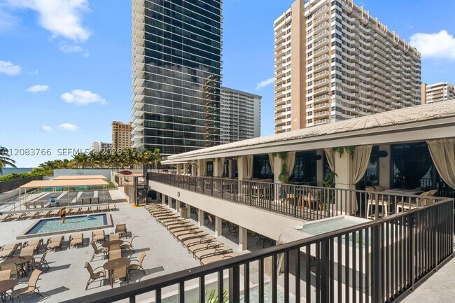Building Photo - 1965 S Ocean Dr