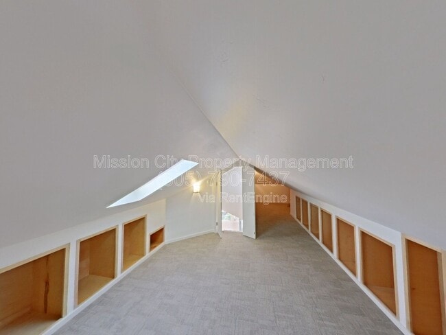 Building Photo - 328 W Pedregosa St