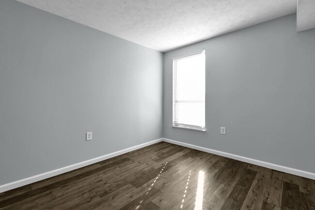 Building Photo - 2 Bedroom Apartment