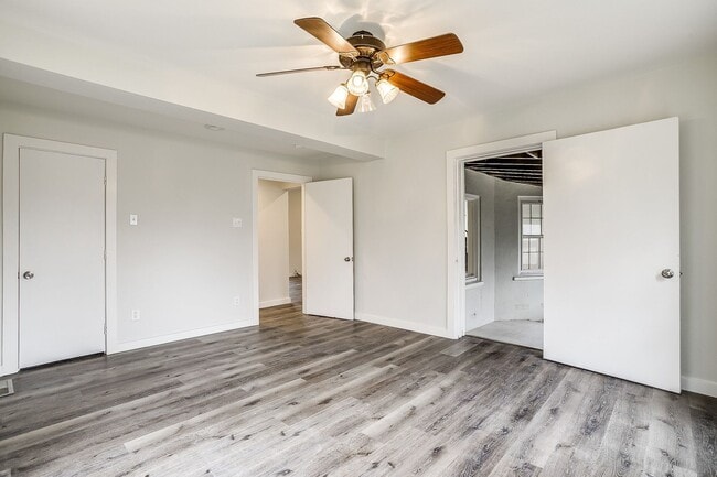 Building Photo - Fully Remodeled 3 Bed, 2 Bath Home in River Oaks w/ Basement- 76114
