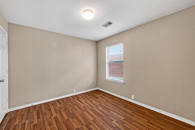 Building Photo - 10306 Nickel Grove Dr