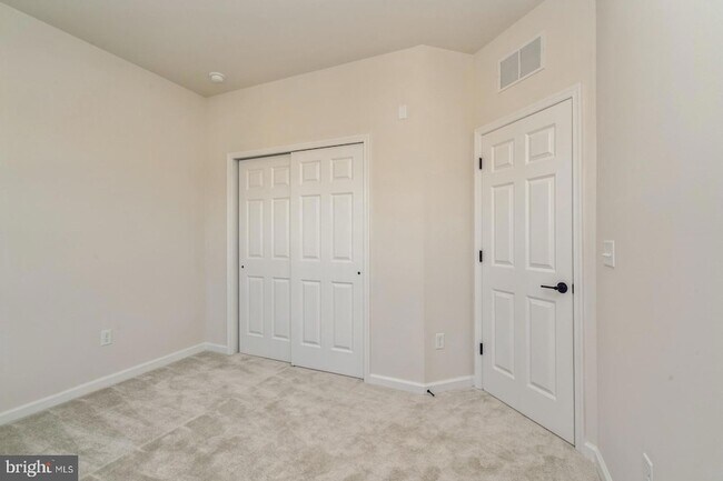 Building Photo - 103 Vaughn Dr Ext