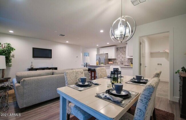 Building Photo - 4280 W Taylor St