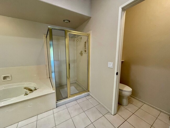 Building Photo - AVAILABLE NOW  ! LOVELY 3 Bedroom/ 2 Bathroom Home in Laguna De La Paz!