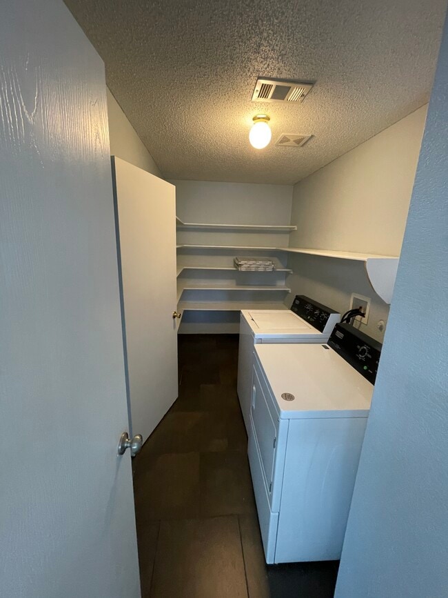 Building Photo - 2403 Silverado Trail