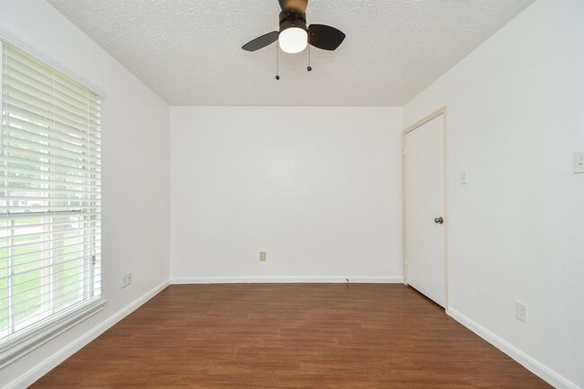 Building Photo - 7714 Eichler Dr