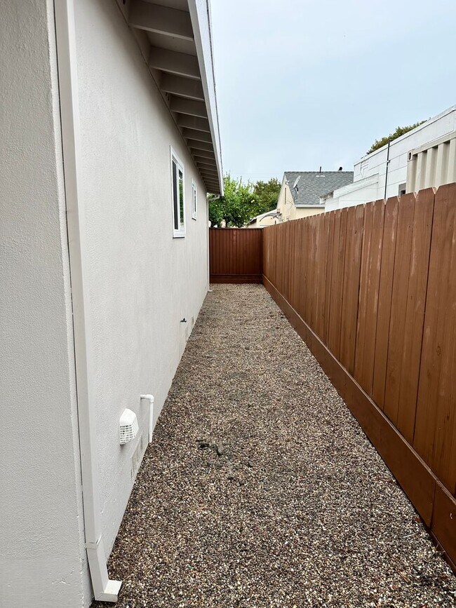 Building Photo - buena44