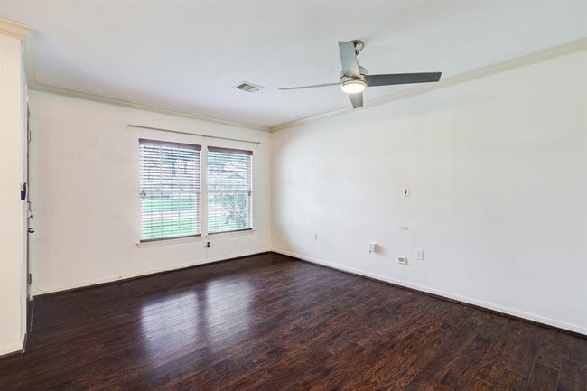 Building Photo - 2207 Stonecrest Dr
