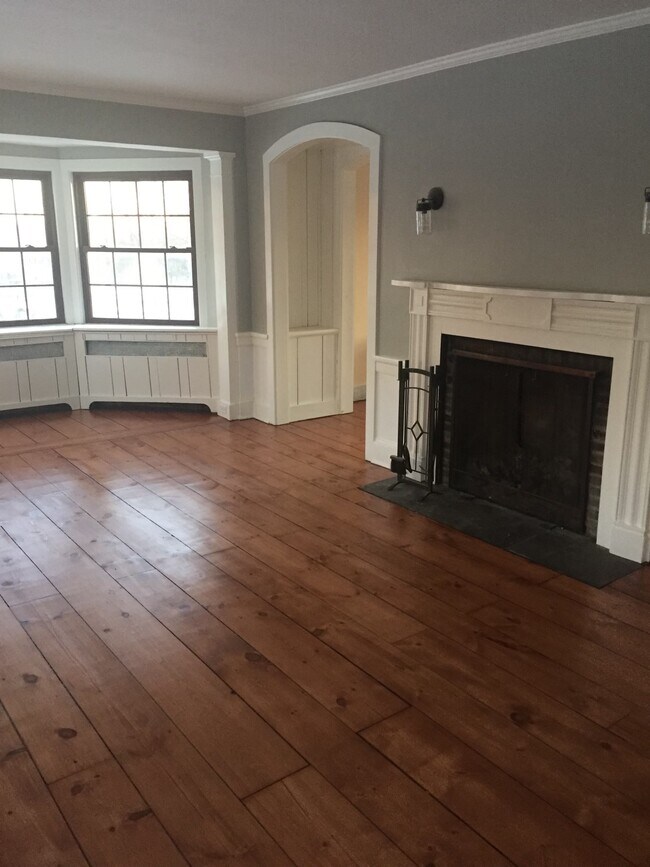 Building Photo - 166 Bush Ln