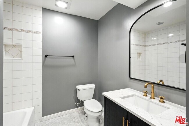 Building Photo - 15248 Dickens St