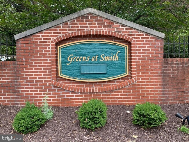 Building Photo - 2017 Heritage Dr