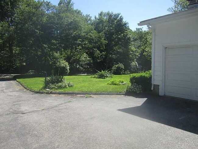 Building Photo - 301 Wolf Rock Rd