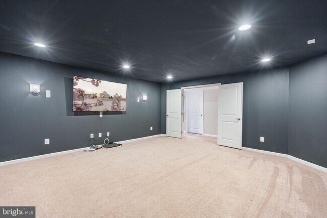 Building Photo - 3175 Fledgling Cir