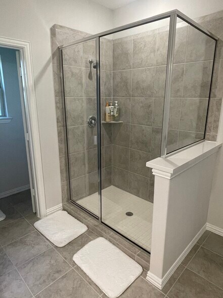 Building Photo - 214 Skybranch Ct