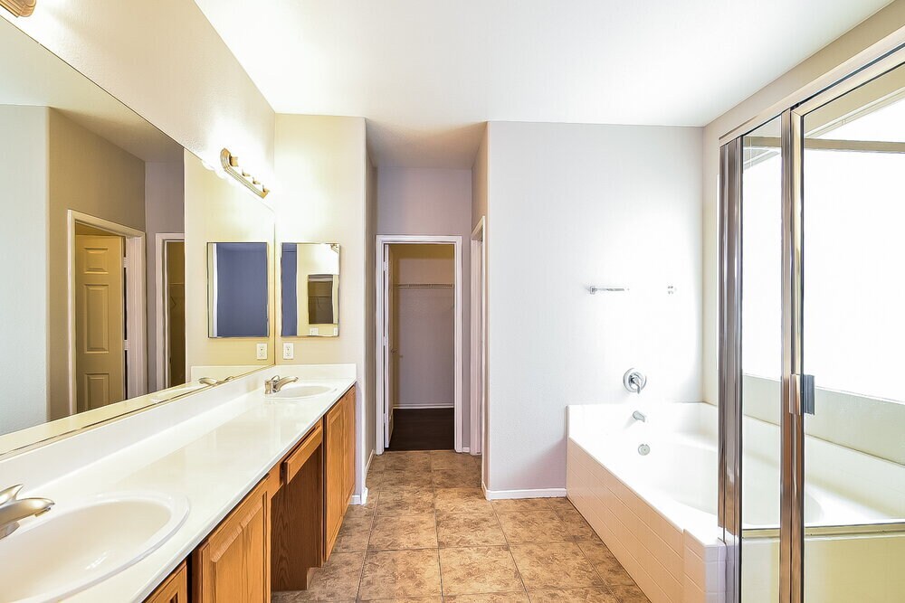 Building Photo - 9048 Blue Raven Ave