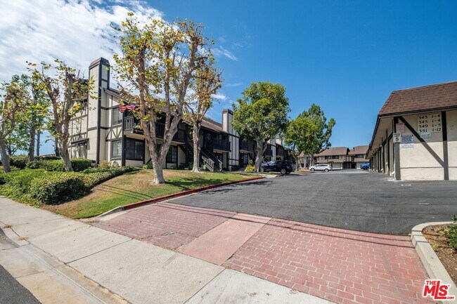 Building Photo - 351 S Monte Vista St