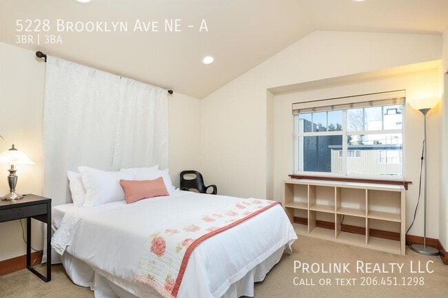 Building Photo - 5228 Brooklyn Ave NE