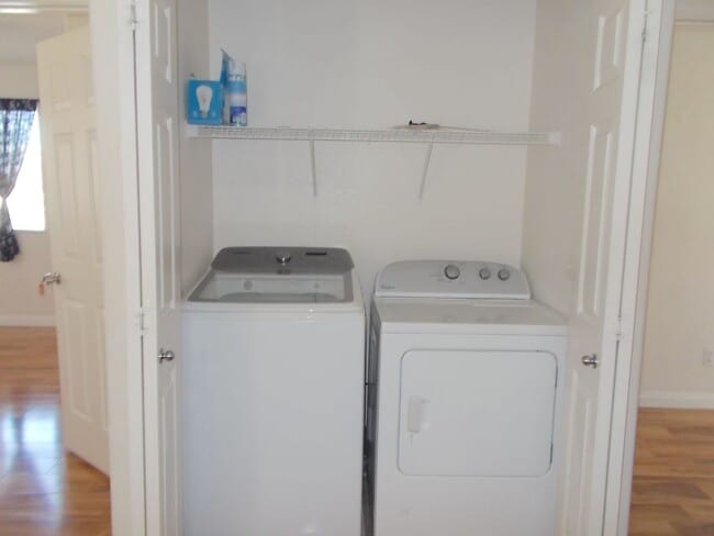 Building Photo - Beautiful 3-Bedroom Two-Story Home in Well...