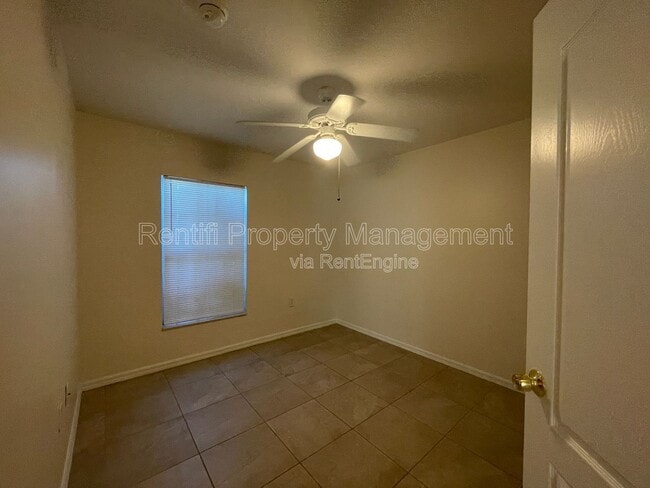 Building Photo - 1429 NE 5th Ave