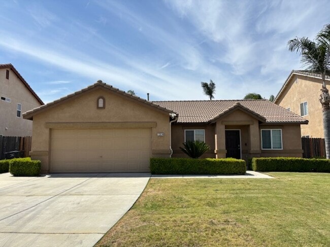 Building Photo - Clean 3 Bedroom / 2 Bathroom Home in Rosed...