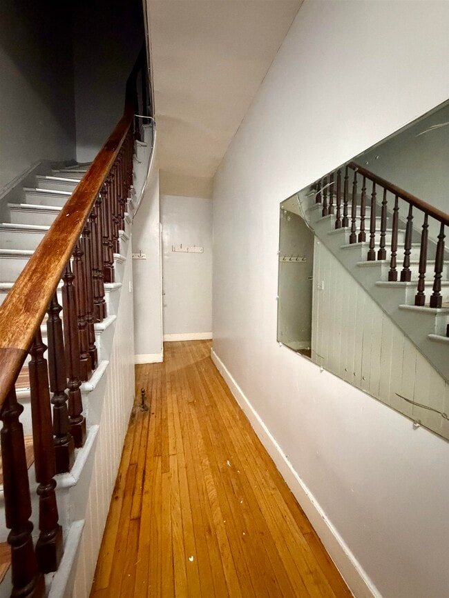 Building Photo - 206 Hancock Ave