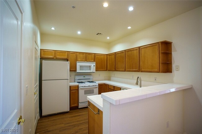 Building Photo - 1000 Duckhorn Ct