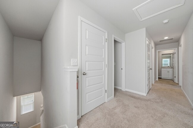 Building Photo - 59 Silver Birch Pass