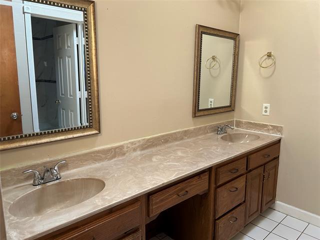 Building Photo - 2517 Rich Oak Dr