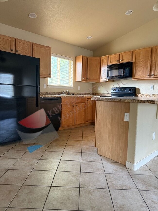 Building Photo - P&amp;D-1000-1002 First Street