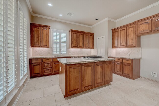 Building Photo - 7206 Spring Meadow Ln