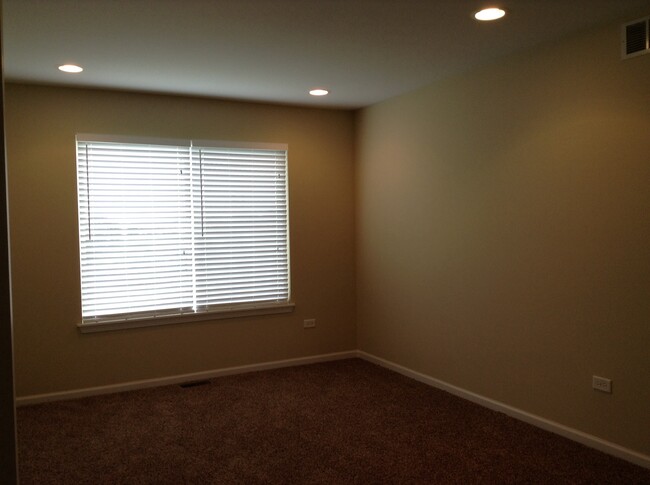 Building Photo - 3801 Cherry Tree Ln
