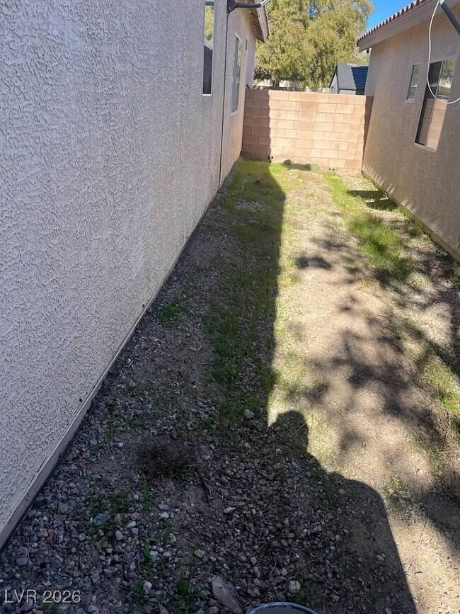 Building Photo - 8240 Aurora Peak Ave