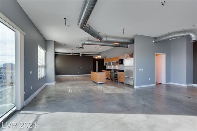 Building Photo - NEWPORT LOFTS--MAGNIFICENT PANORAMIC VIEWS...