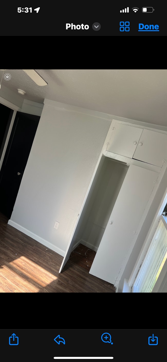 Building Photo - 1600 S Oak Ave