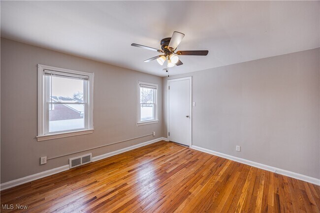 Building Photo - 23211 Fernwood Dr